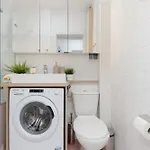 Bright Srodmiescie By Renters Apartment