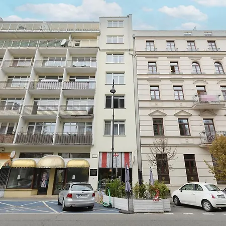 Bright Srodmiescie By Renters Apartman Varsó
