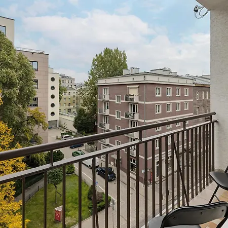 Bright Srodmiescie By Renters * Warschau