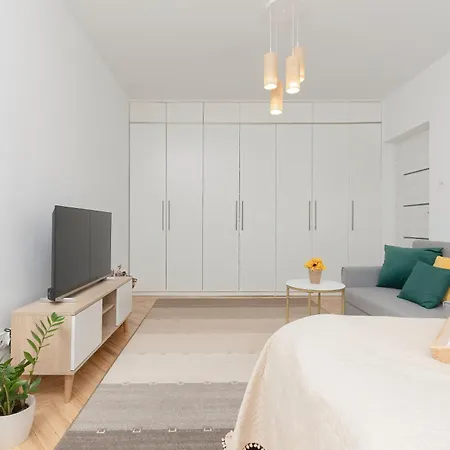 Bright Srodmiescie By Renters Apartment *