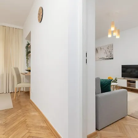 Bright Srodmiescie By Renters * Varsó