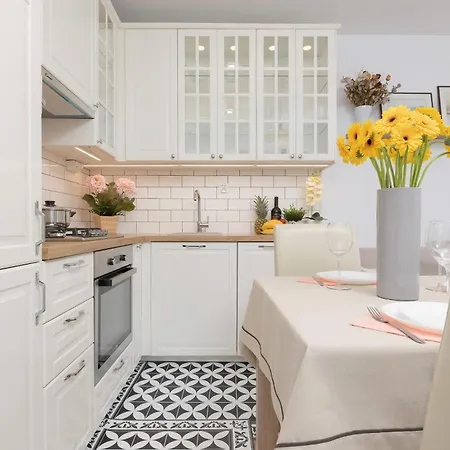 Bright Srodmiescie By Renters Apartment *