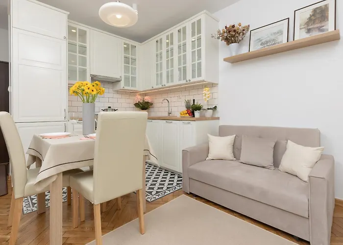 Bright Srodmiescie By Renters *