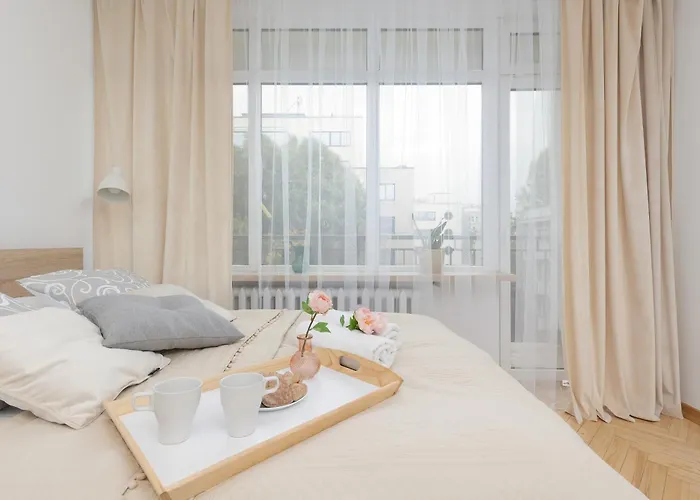 Bright Srodmiescie By Renters Apartman Varsó