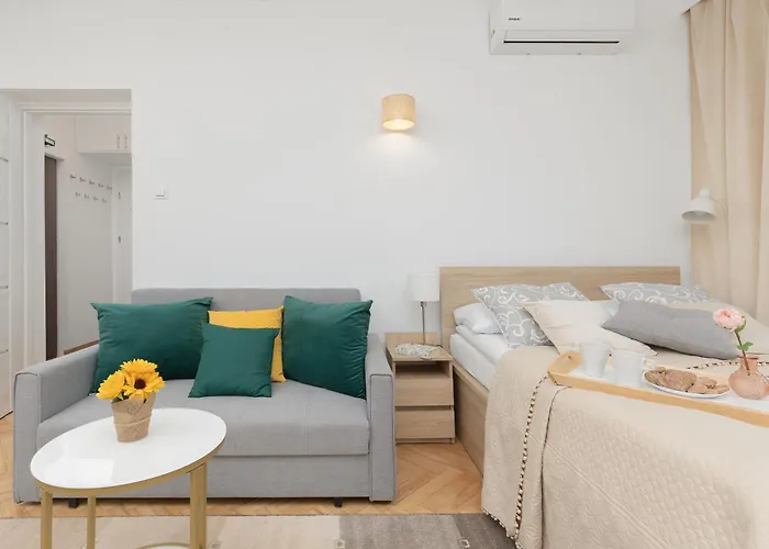 Apartman Bright Srodmiescie By Renters